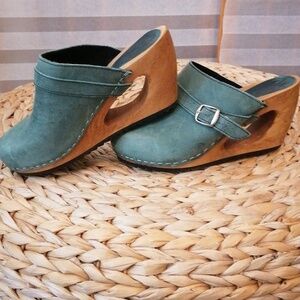 Sanita Danish Clog Leather & Wooden Cutout Heel size 6